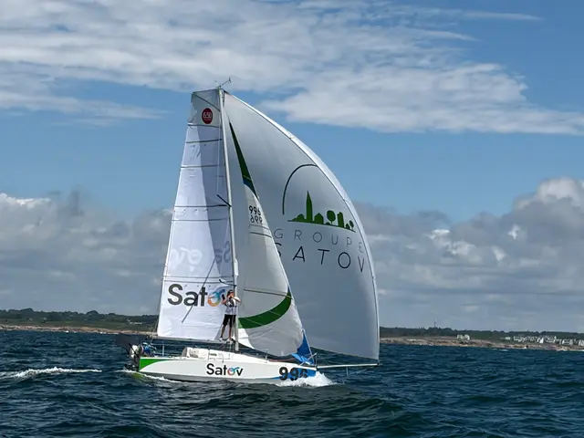 L'arrivée d'Amaury, sur sa Transat retour, devant Lorient