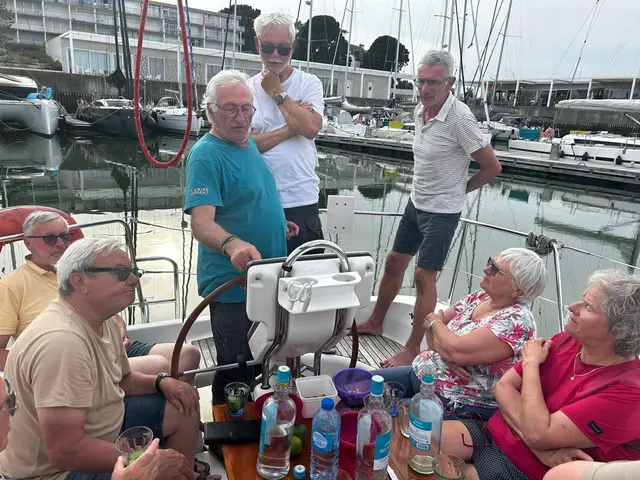 L'apéro au port, un rituel de la croisière