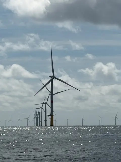 Retour par le parc éolien en mer de Saint-Nazaire