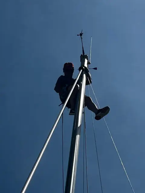 Petite inspection en tête de mât